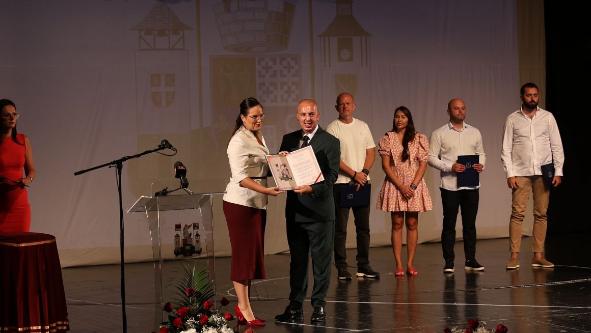 сара